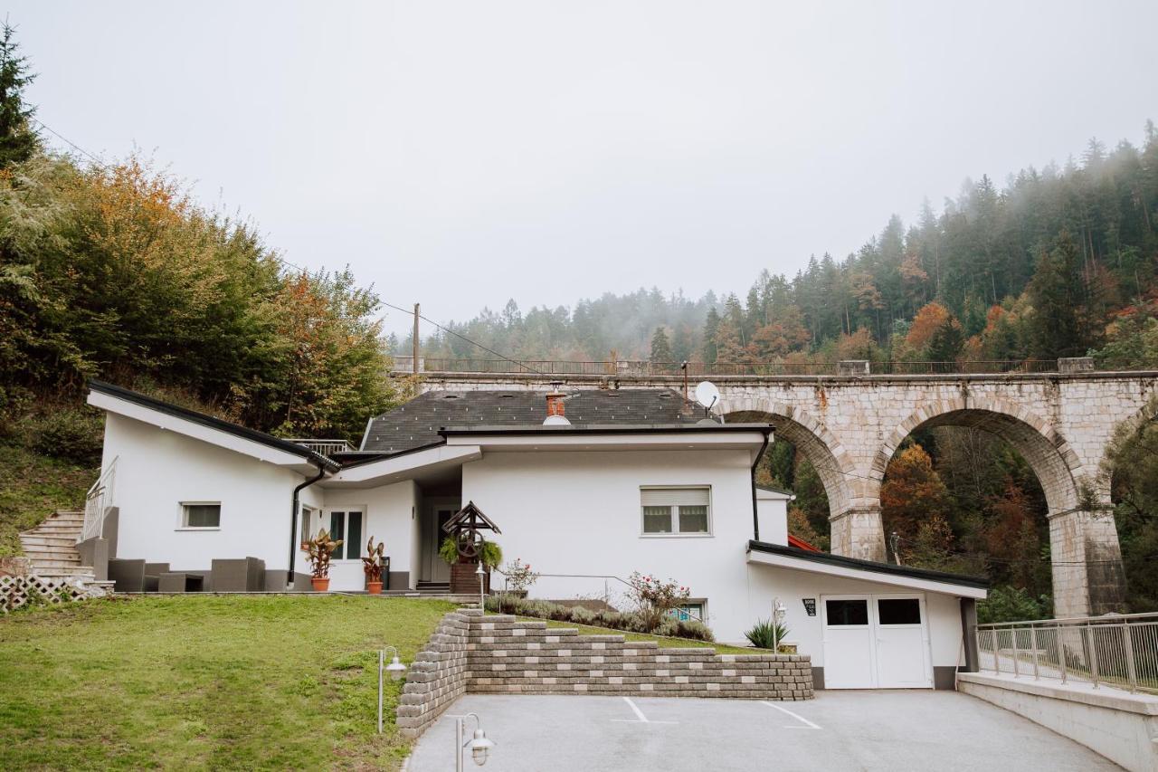 Hotel Gostisce Krivograd Prevalje Exterior foto